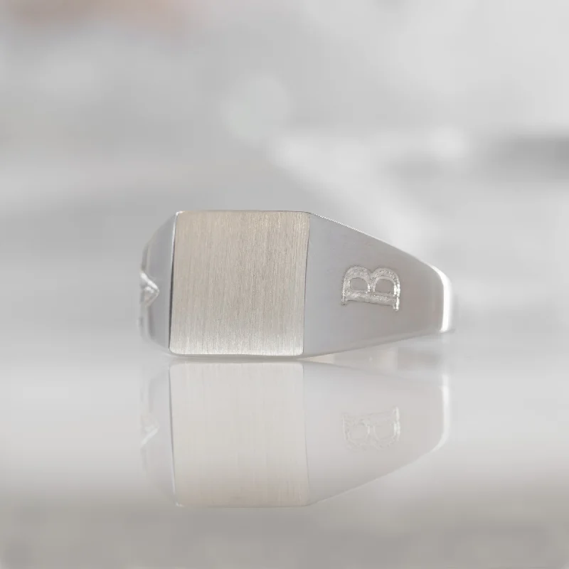 The Personalized Men's Signet Ring | Sterling Silver