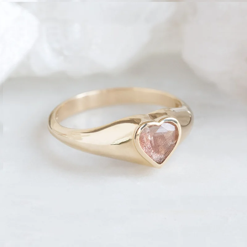 The Sweetheart Sunstone Signet Ring | 10K Yellow Gold