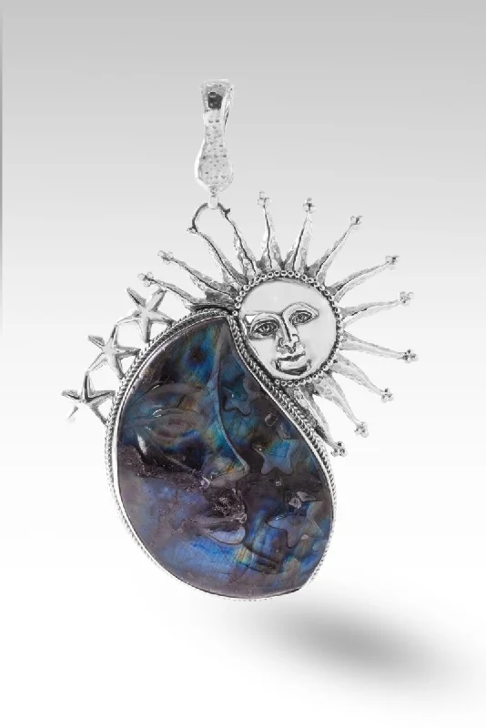 Celeste Pendant™ in Labradorite