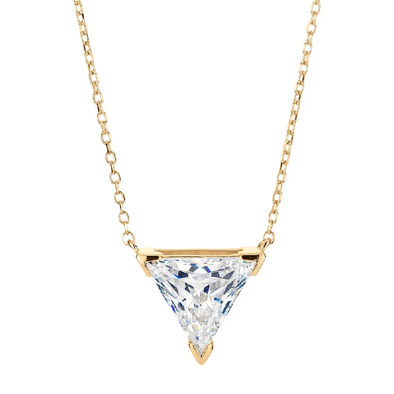 Trilliant solitaire necklace with 1.79 carat* diamond simulant in 10 carat yellow gold