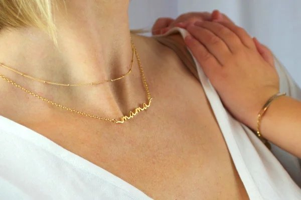 Elegant Necklaces: Graceful Strands of Endless Allure